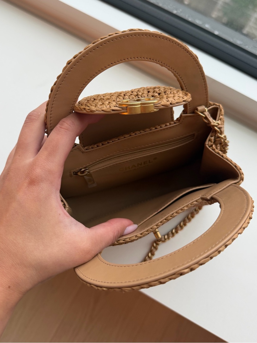CHANEL Kelly Raffia Bag - Picture 4 of 5